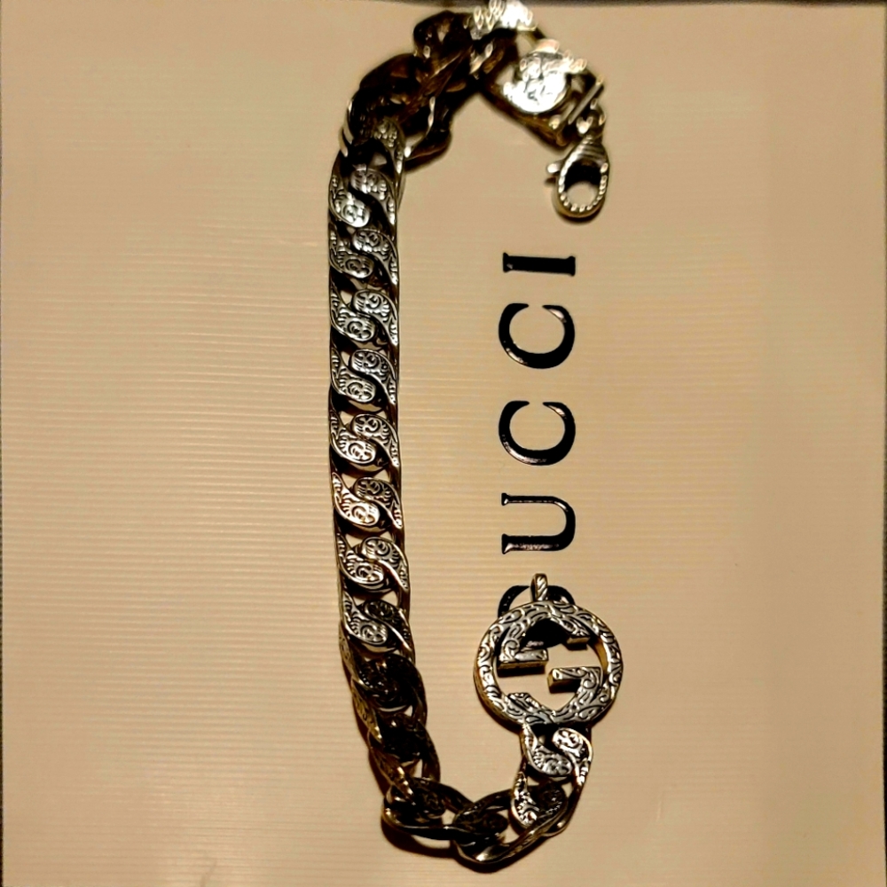 Almost new,  Gucci Interlocking G bracelet
